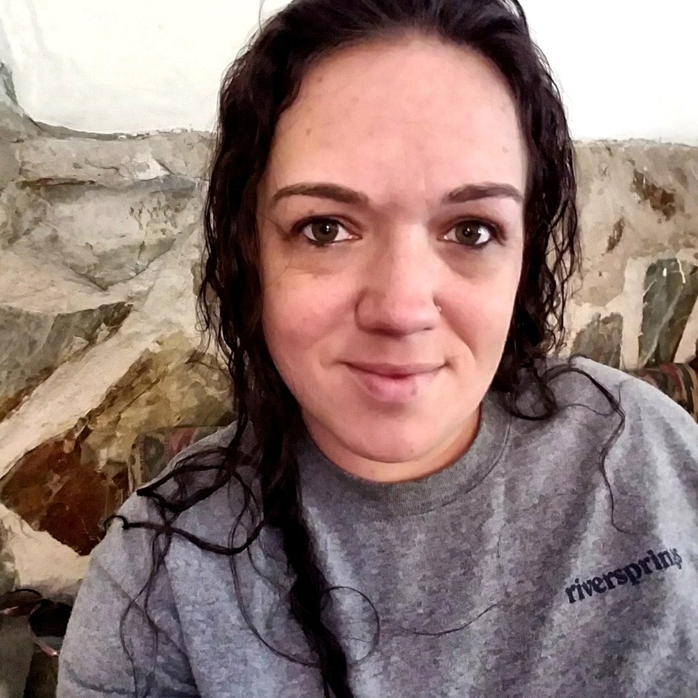 Meet your Posher, Crystal